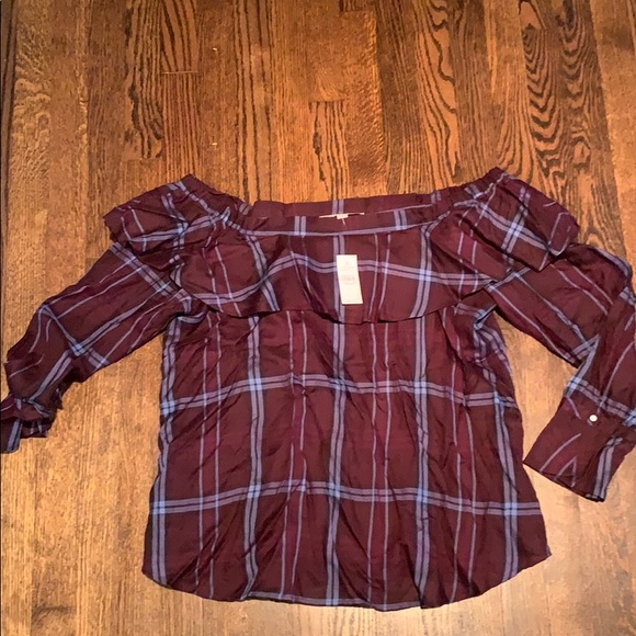 LOFT Tops - LOFT off the shoulder shirt